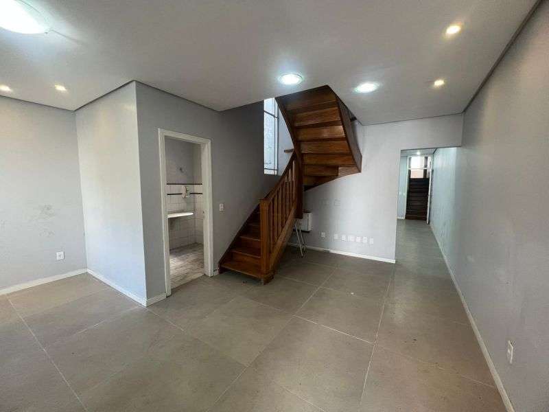 Sala com 3 quartos, 3 banheiros e 243m² à venda no bairro Centro, Porto Alegre