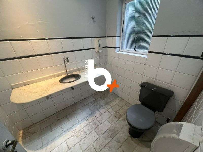 Sala com 3 quartos, 3 banheiros e 243m² à venda no bairro Centro, Porto Alegre