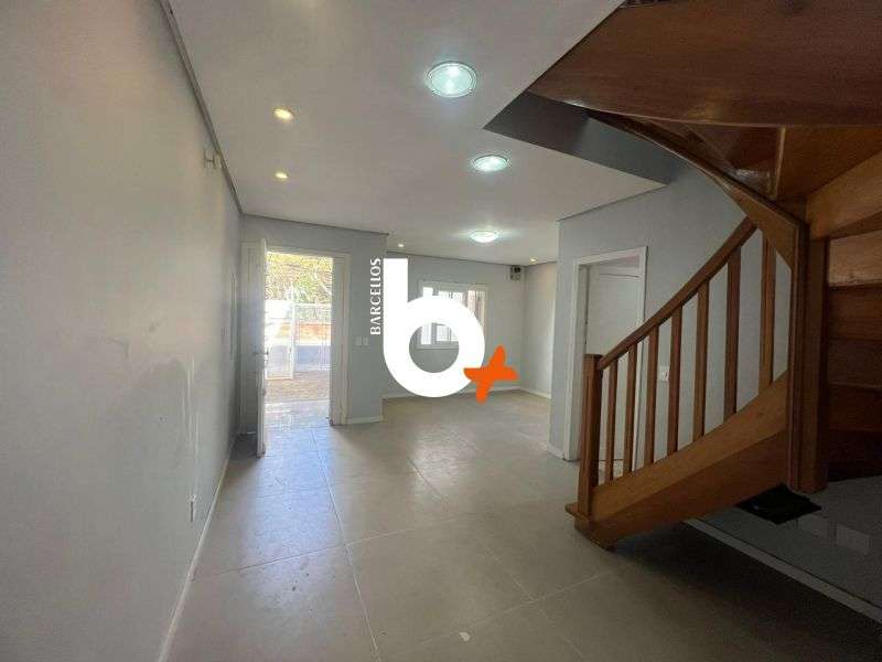 Sala com 3 quartos, 3 banheiros e 243m² à venda no bairro Centro, Porto Alegre