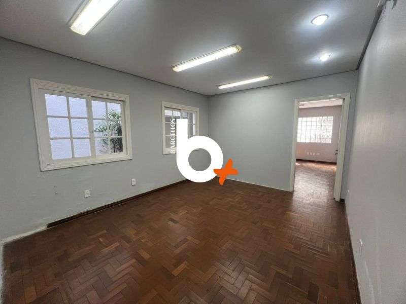 Sala com 3 quartos, 3 banheiros e 243m² à venda no bairro Centro, Porto Alegre