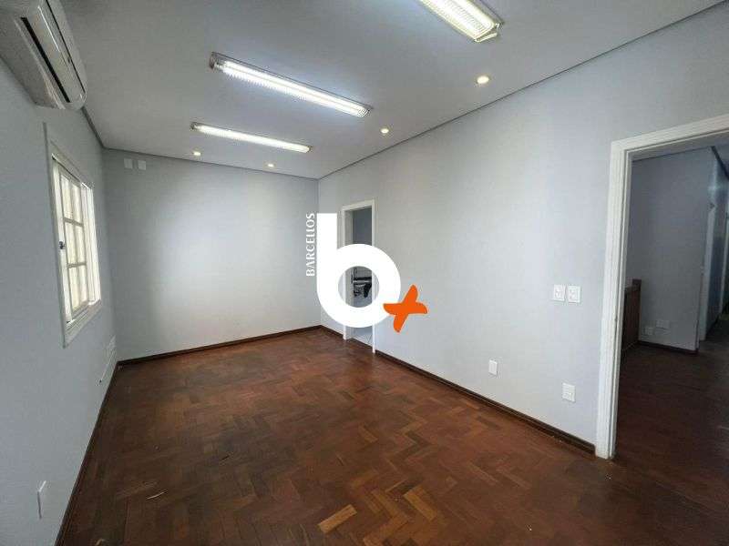 Sala com 3 quartos, 3 banheiros e 243m² à venda no bairro Centro, Porto Alegre