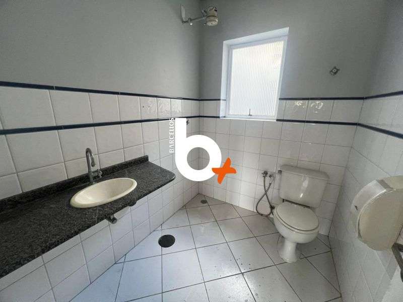 Sala com 3 quartos, 3 banheiros e 243m² à venda no bairro Centro, Porto Alegre