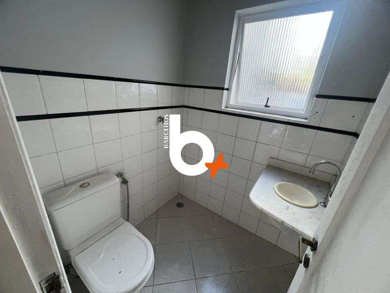 Sala com 3 quartos, 3 banheiros e 243m² à venda no bairro Centro, Porto Alegre