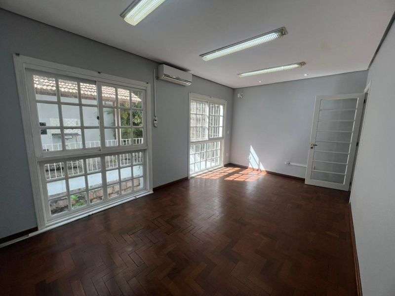 Sala com 3 quartos, 3 banheiros e 243m² à venda no bairro Centro, Porto Alegre