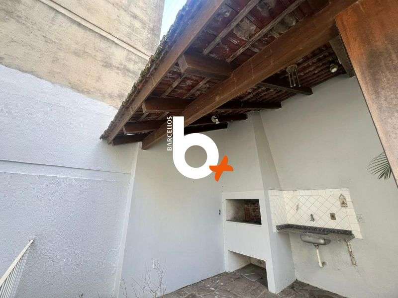 Sala com 3 quartos, 3 banheiros e 243m² à venda no bairro Centro, Porto Alegre