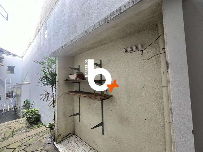 Sala com 3 quartos, 3 banheiros e 243m² à venda no bairro Centro, Porto Alegre