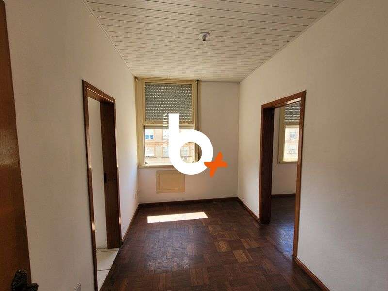 Apto com 1 quarto, 1 banheiro e 28m² à venda no bairro Centro, Porto Alegre