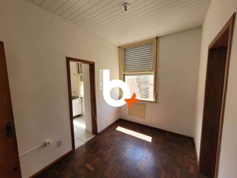 Apto com 1 quarto, 1 banheiro e 28m² à venda no bairro Centro, Porto Alegre
