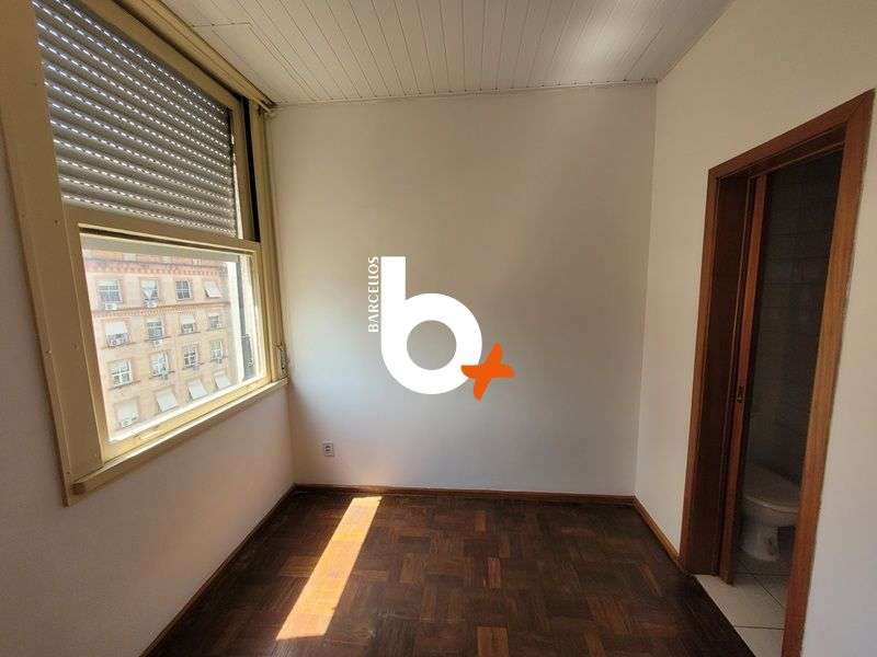Apto com 1 quarto, 1 banheiro e 28m² à venda no bairro Centro, Porto Alegre