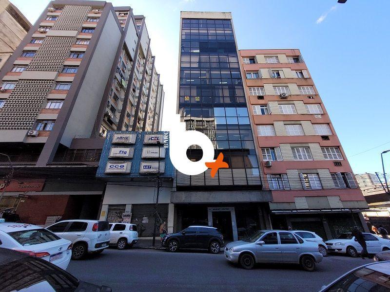 Conjunto com 2 banheiros e 300m² à venda no bairro Centro, Porto Alegre