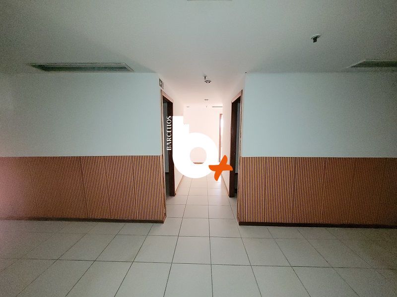 Conjunto com 2 banheiros e 300m² à venda no bairro Centro, Porto Alegre
