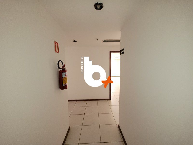Conjunto com 2 banheiros e 300m² à venda no bairro Centro, Porto Alegre