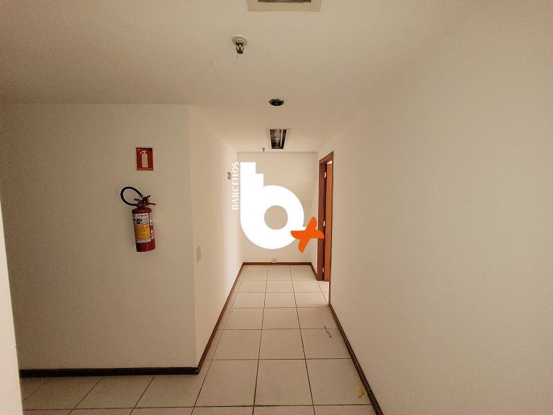 Conjunto com 2 banheiros e 300m² à venda no bairro Centro, Porto Alegre