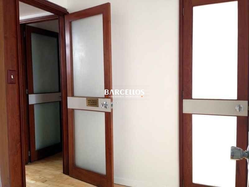 CONJUNTO COMERCIAL AMPLO