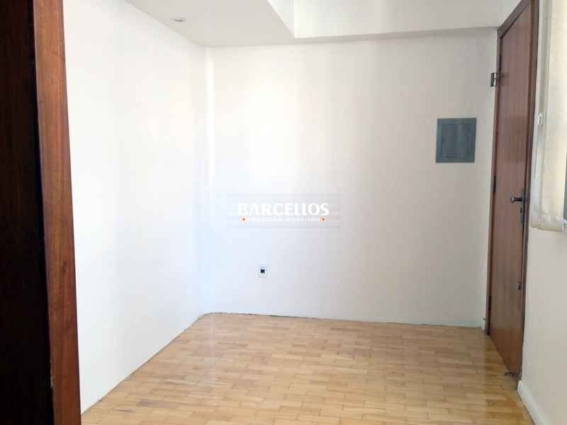 CONJUNTO COMERCIAL AMPLO