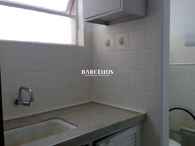 CONJUNTO COMERCIAL AMPLO