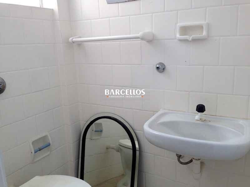 CONJUNTO COMERCIAL AMPLO