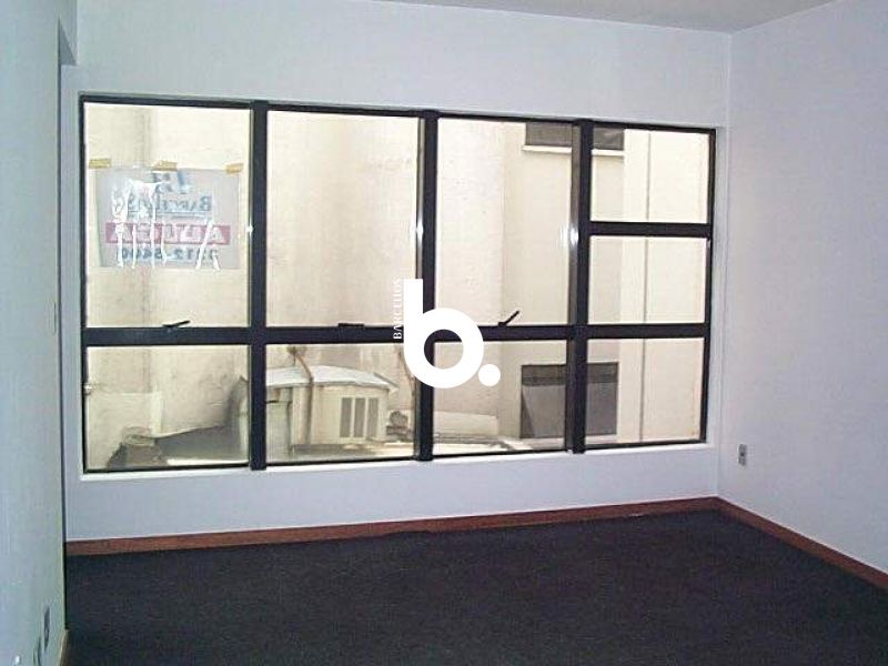 Sala com 1 banheiro e 20m² para alugar no bairro Petropolis, Porto Alegre