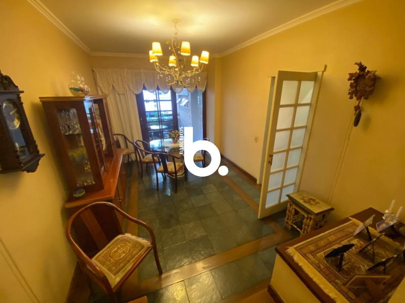 Casa de Alto Padrão com 3 Dormitórios e Piscina no Bela Vista