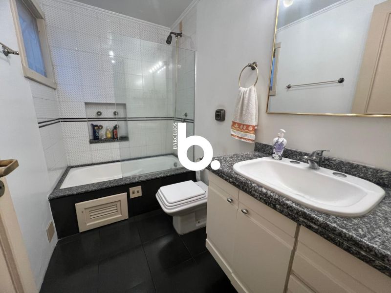 Casa de Alto Padrão com 3 Dormitórios e Piscina no Bela Vista