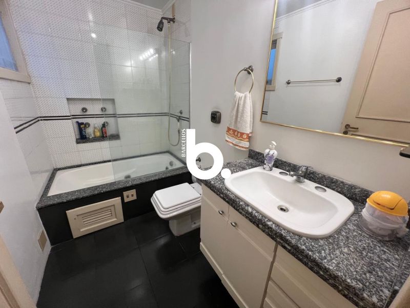 Casa de Alto Padrão com 3 Dormitórios e Piscina no Bela Vista