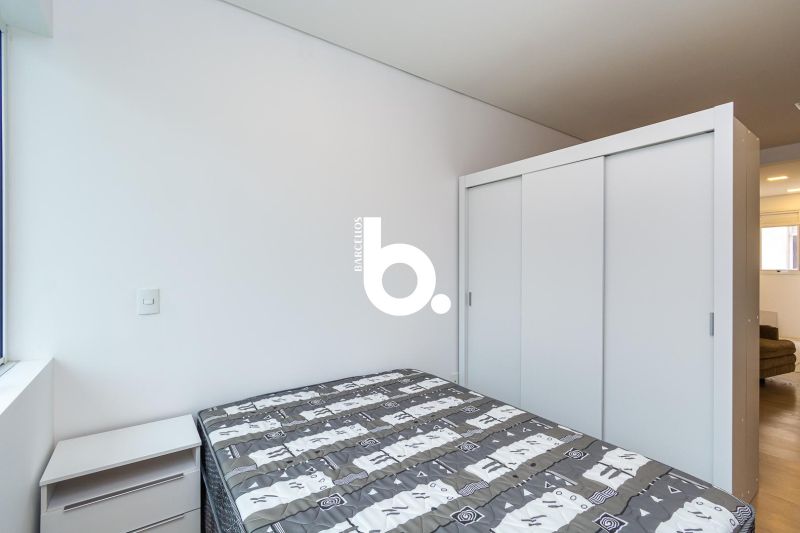 Apartamento Mobiliado de 1 Dormitório com 37m² Próximo à UFRGS no Centro Histórico