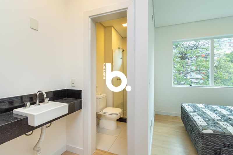 Apartamento Mobiliado de 1 Dormitório com 37m² Próximo à UFRGS no Centro Histórico