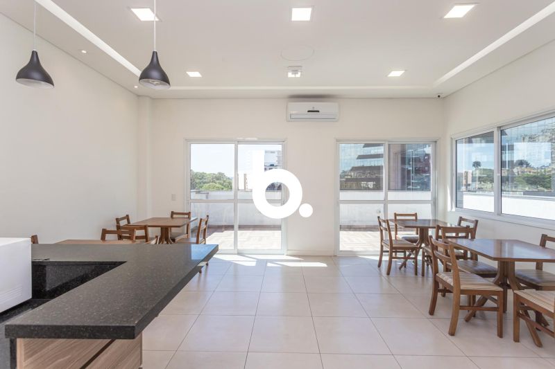 Apartamento Mobiliado de 1 Dormitório com 37m² Próximo à UFRGS no Centro Histórico