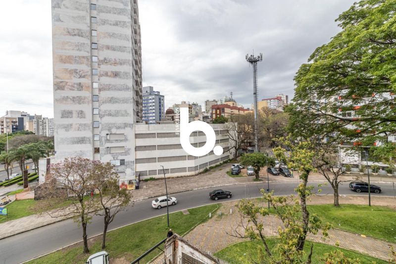 Apartamento Mobiliado de 1 Dormitório com 39m² Próximo à UFRGS no Centro Histórico