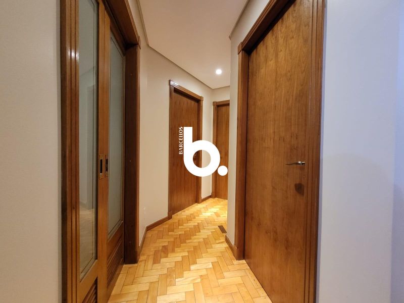 Conjunto Comercial de 70m² Totalmente Reformado no Centro de Porto Alegre
