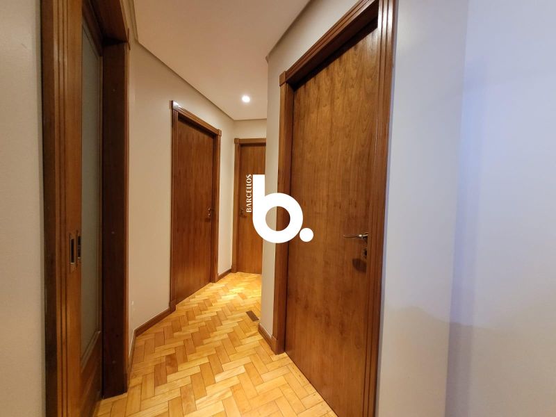 Conjunto Comercial de 70m² Totalmente Reformado no Centro de Porto Alegre