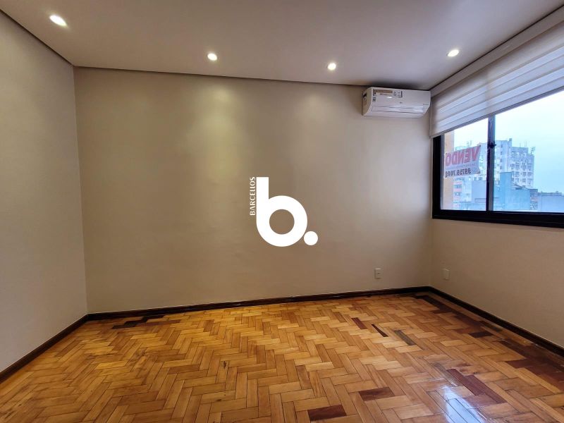 Conjunto Comercial de 70m² Totalmente Reformado no Centro de Porto Alegre