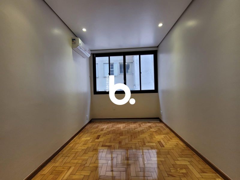Conjunto Comercial de 70m² Totalmente Reformado no Centro de Porto Alegre