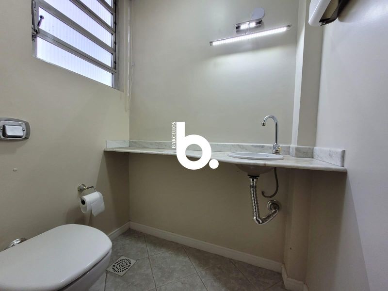 Conjunto Comercial de 70m² Totalmente Reformado no Centro de Porto Alegre