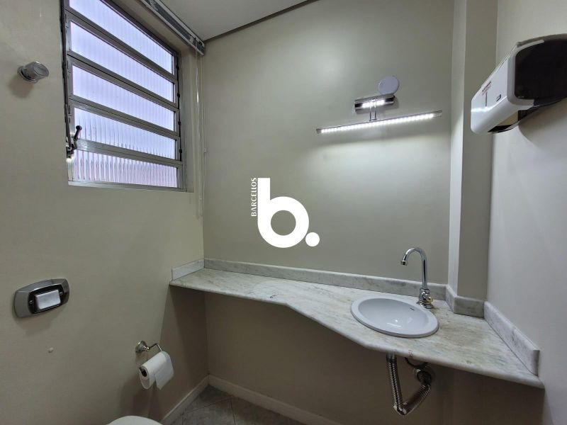 Conjunto Comercial de 70m² Totalmente Reformado no Centro de Porto Alegre
