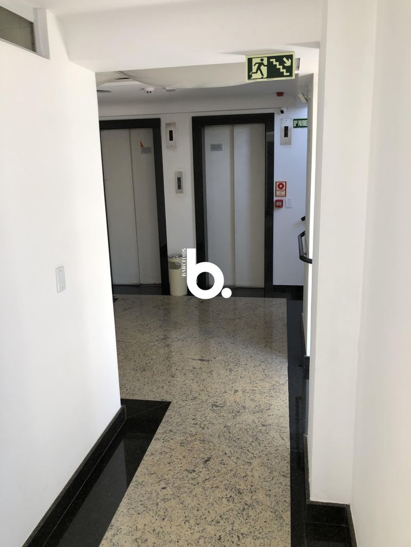 Sala Comercial Reformada de Frente para a Praça Dom Feliciano