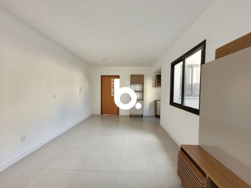 Apartamento 45m² com 1 vaga de garagem e excelente localização próximo à Av. Ipiranga