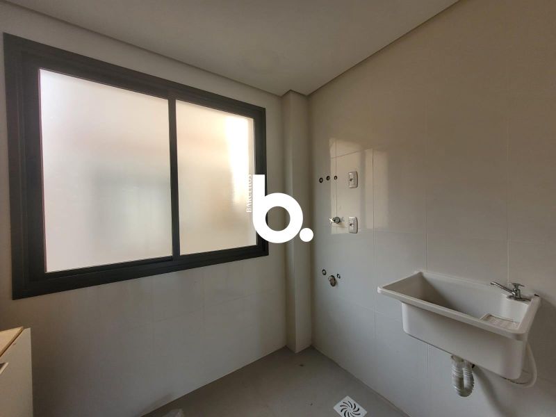 Apartamento 45m² com 1 vaga de garagem e excelente localização próximo à Av. Ipiranga