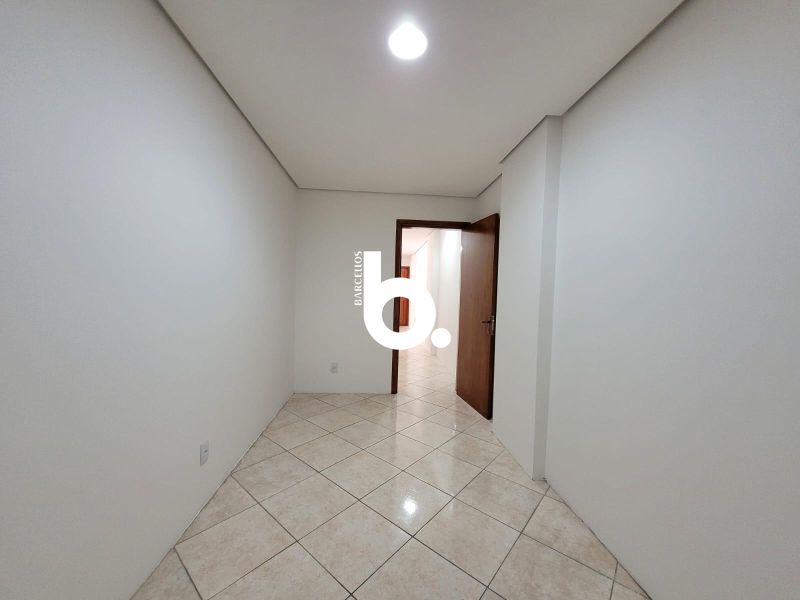 Apartamento de 2 Dormitórios com Living Amplo no Bairro Santana