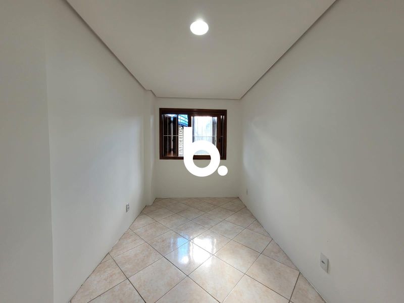 Apartamento de 2 Dormitórios com Living Amplo no Bairro Santana