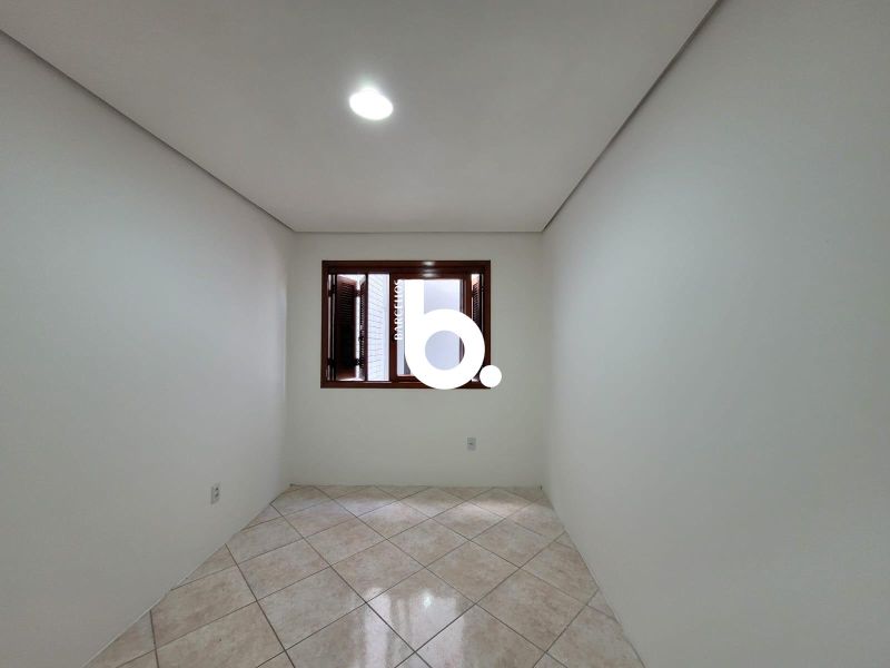 Apartamento de 2 Dormitórios com Living Amplo no Bairro Santana