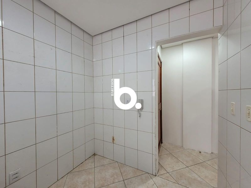 Apartamento de 2 Dormitórios com Living Amplo no Bairro Santana