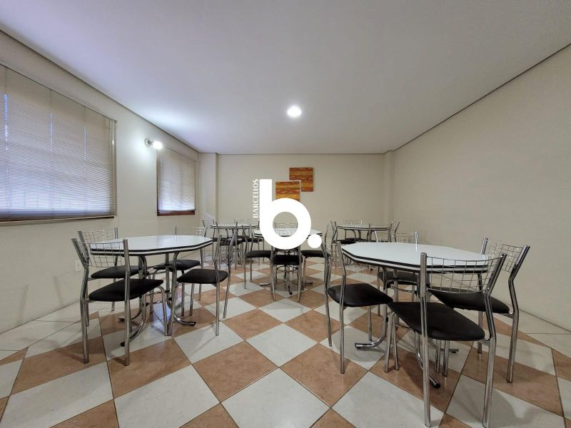 Apartamento de 2 Dormitórios com Living Amplo no Bairro Santana