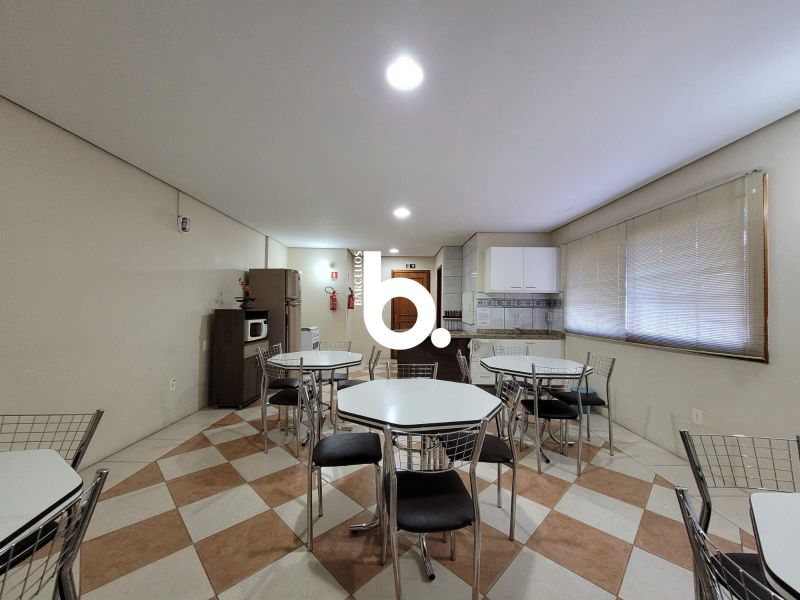 Apartamento de 2 Dormitórios com Living Amplo no Bairro Santana