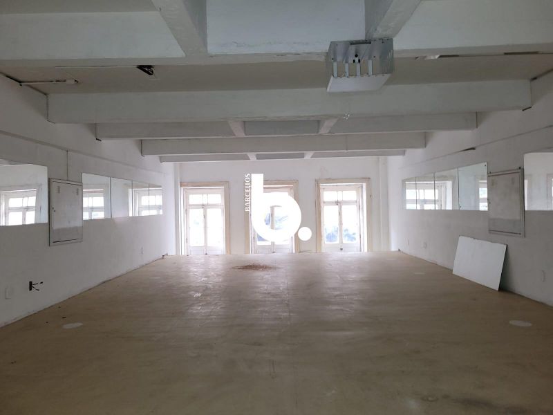Loja Comercial com 1.000 m² em 3 Pavimentos no Centro Histórico de Porto Alegre