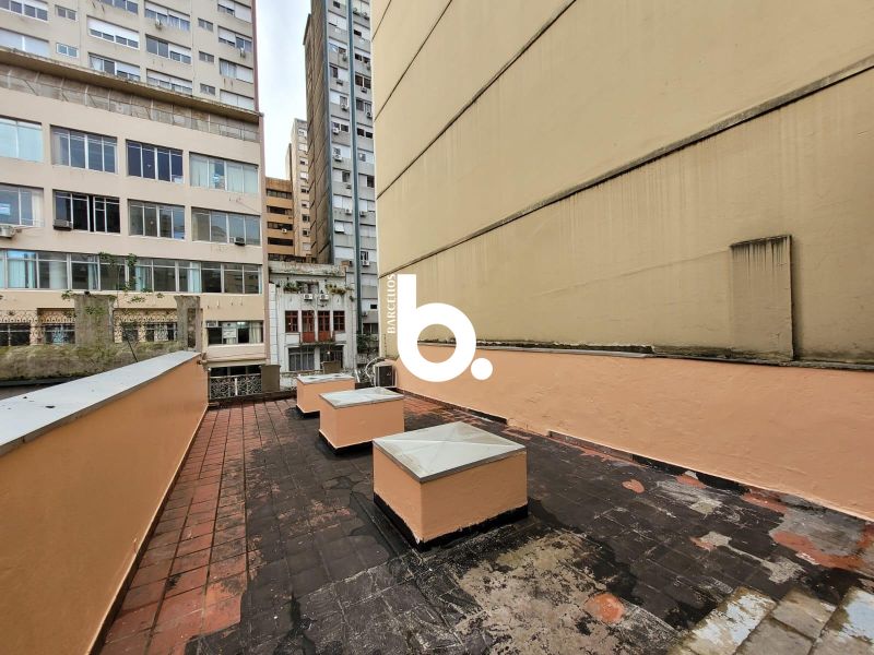 Loja Comercial com 1.000 m² em 3 Pavimentos no Centro Histórico de Porto Alegre