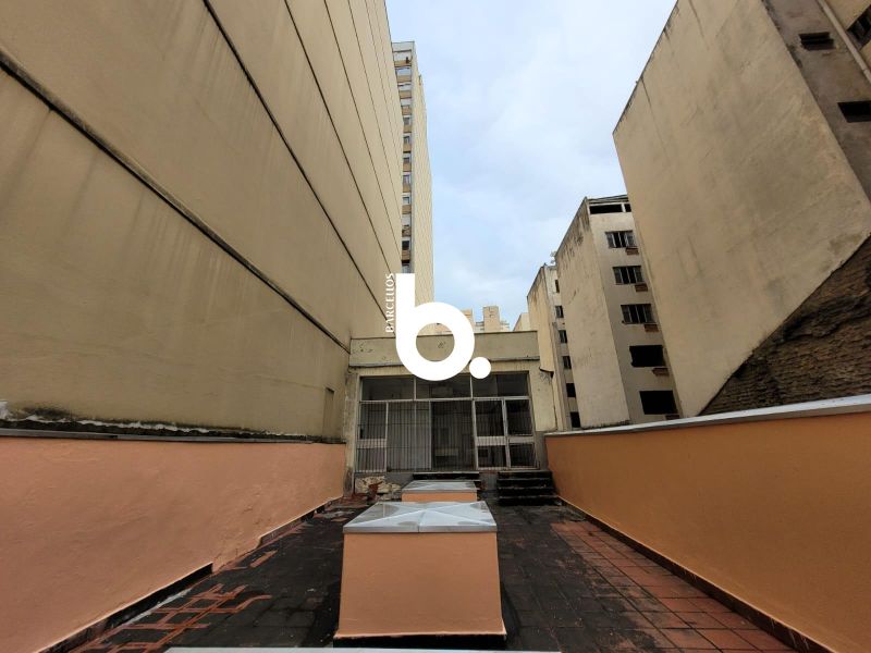 Loja Comercial com 1.000 m² em 3 Pavimentos no Centro Histórico de Porto Alegre