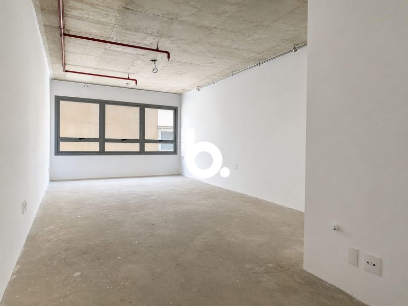 Sala Comercial Nova na Auxiliadora – 40m² com Potencial de Personalização