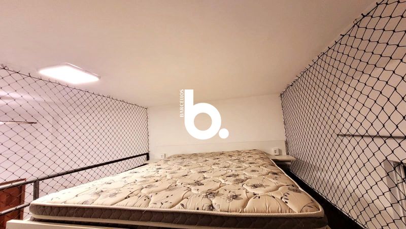 Apartamento Estilo JK com Mezanino no Centro Histórico
