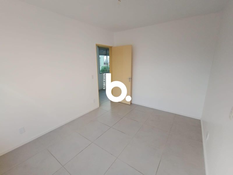 Apartamento Amplo e Iluminado com 2 Dormitórios no Protásio Alves